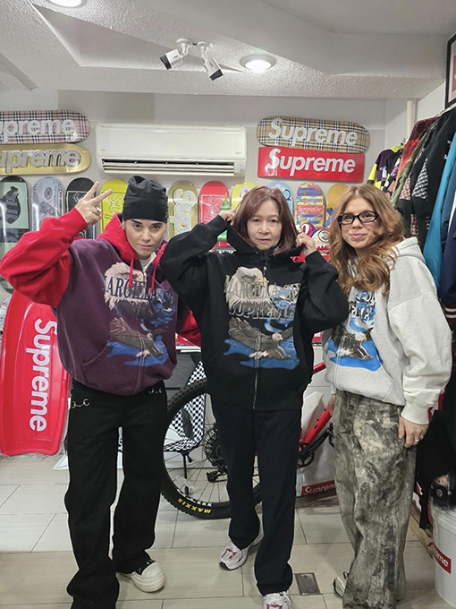 シュプリーム X マルタンマルジェラコピー Supreme イーグル柄ジップアップパーカー