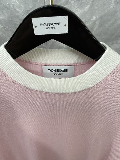 トムブラウン 綿100%ストレッチのクルーネックニット半袖Tシャツ