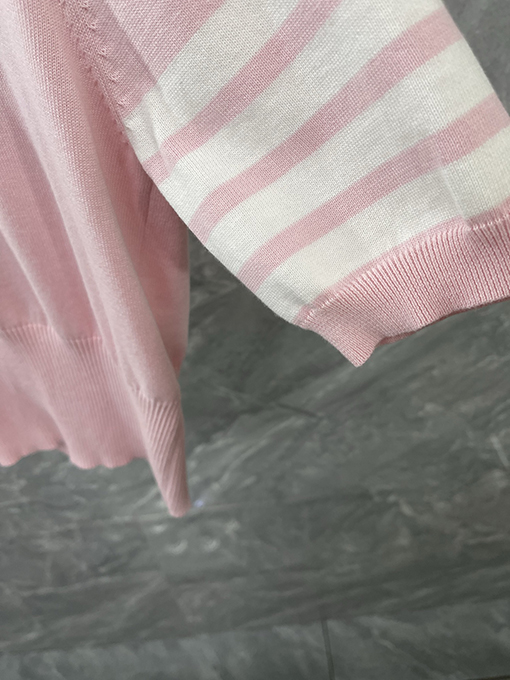 トムブラウン 綿100%ストレッチのクルーネックニット半袖Tシャツ