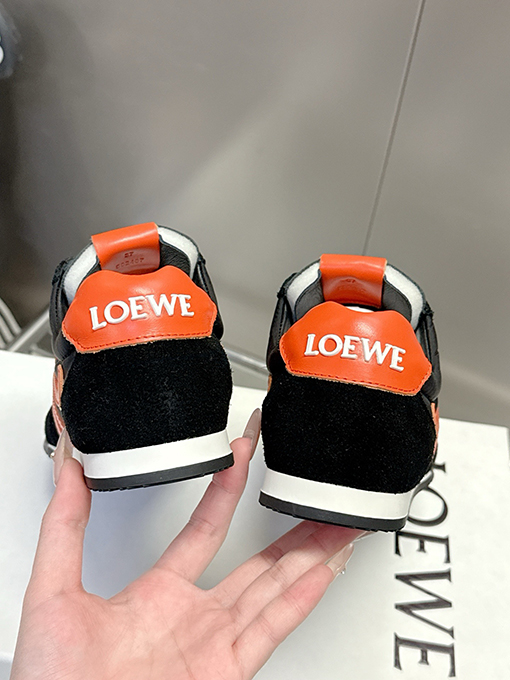 ロエベ偽物 コラボレーションスタイリッシュな新色スニーカー