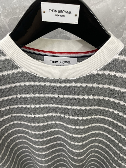 トムブラウン 綿100%のコーマ綿ストライプ柄ハニカムニット半袖Tシャツ