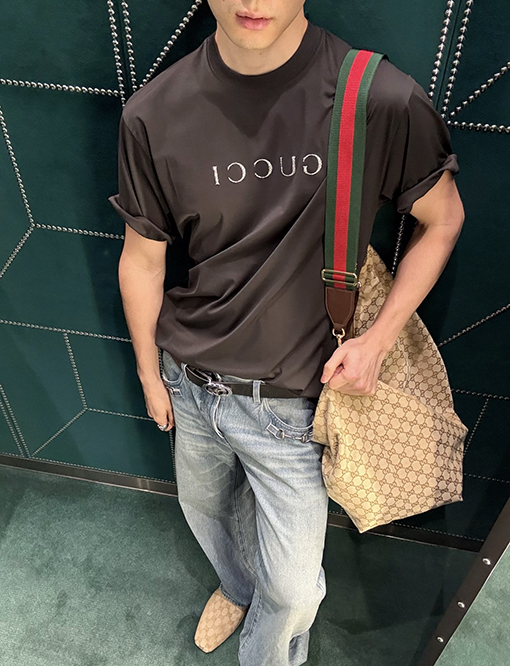 グッチコピー Gucci TPU グリッター文字プリント半袖Tシャツ