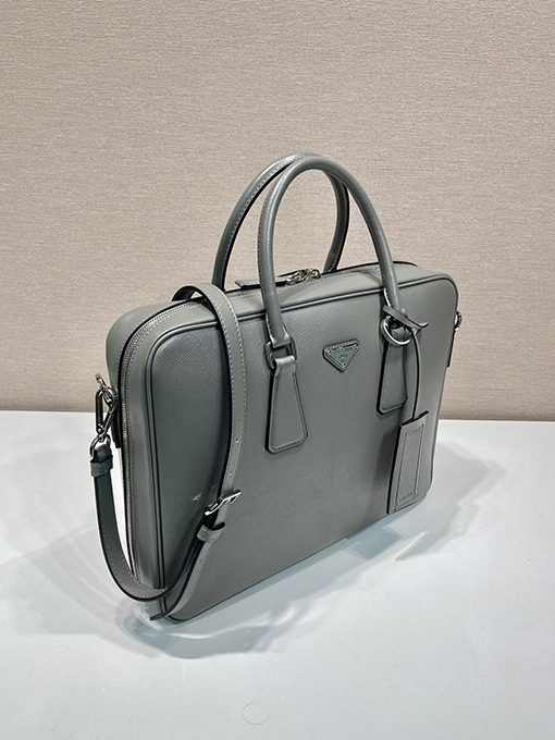 プラダ Saffiano 最新のメンズバッグ