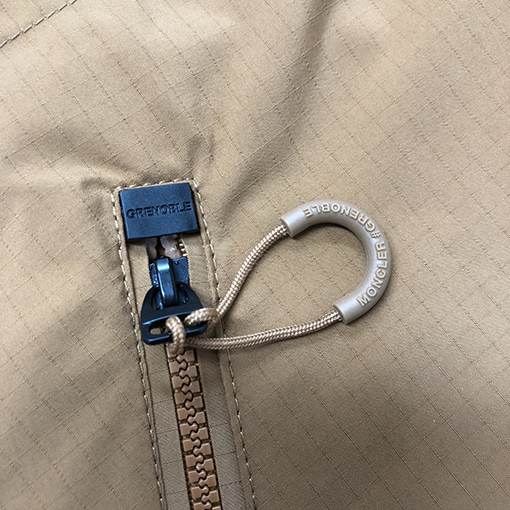 モンクレールシャツワークジャケットコピー 最新の襟付きシャツワークジャケット