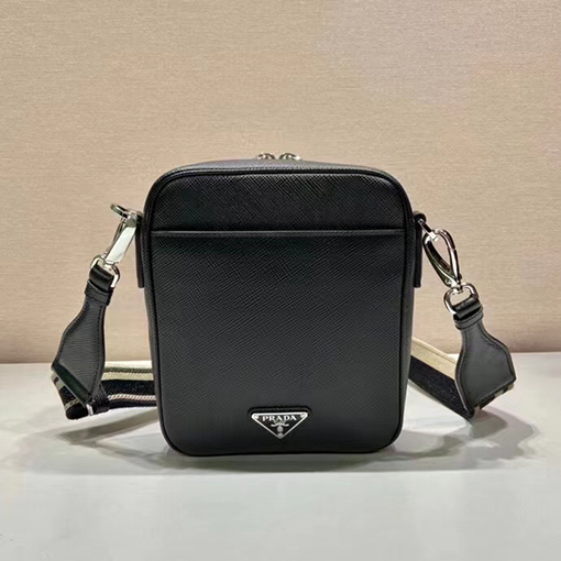 プラダ偽物 Saffiano 刺繍リボン付きメンズクロスボディバッグ