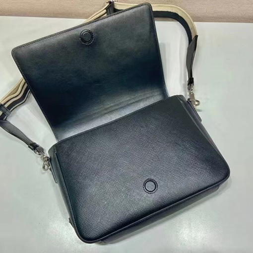 プラダコピー Saffiano クラシック刺繍リボン付きメンズクロスボディバッグ