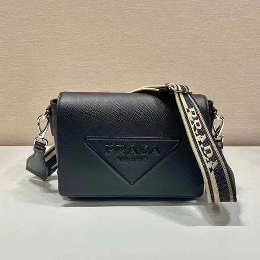 プラダコピー Saffiano クラシック刺繍リボン付きメンズクロスボディバッグ