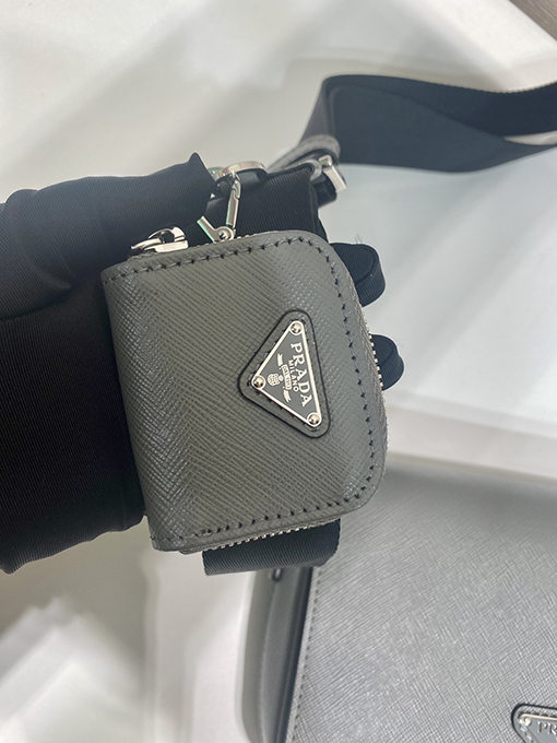 プラダ偽物 Saffiano 新しいクラシックショルダーバッグ