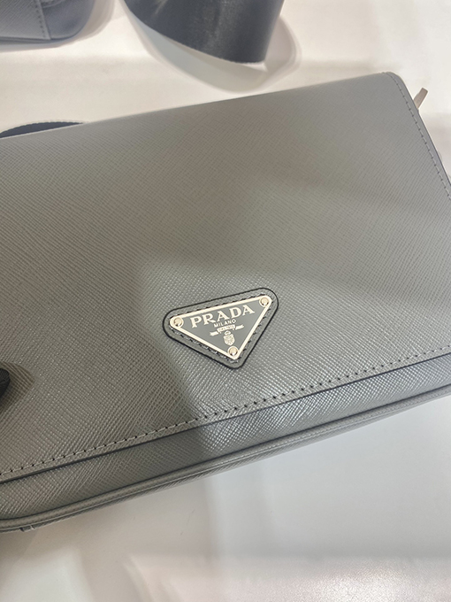 プラダ偽物 Saffiano 新しいクラシックショルダーバッグ