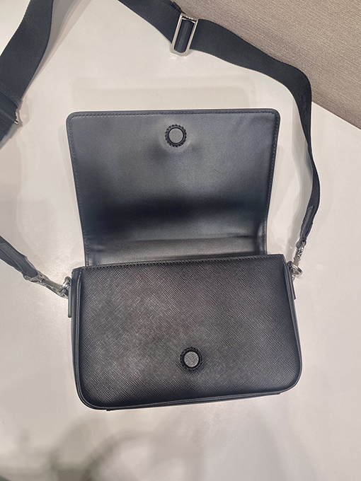 プラダ偽物 Saffiano 新しいクラシックショルダーバッグ