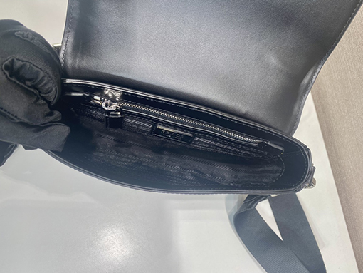 プラダ偽物 Saffiano 新しいクラシックショルダーバッグ