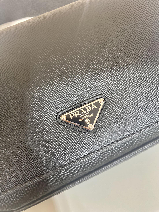 プラダ偽物 Saffiano 新しいクラシックショルダーバッグ