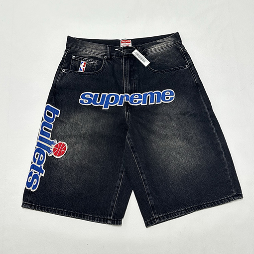 シュプリームコピー SUPREME コラボレーション風アップリケ付きレトロデニムショートパンツ