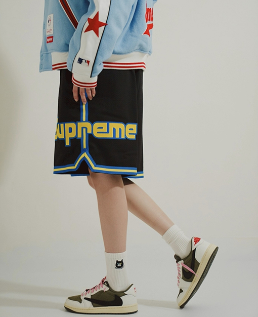 シュプリームスーパーコピー SUPREME コラボレーションブランドのカラーブロックサイドストライプスター刺繍入りアスレチックショーツ