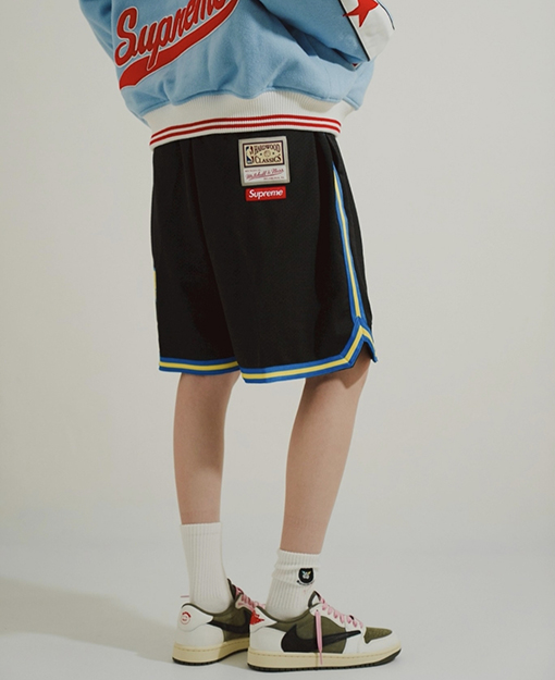 シュプリームスーパーコピー SUPREME コラボレーションブランドのカラーブロックサイドストライプスター刺繍入りアスレチックショーツ