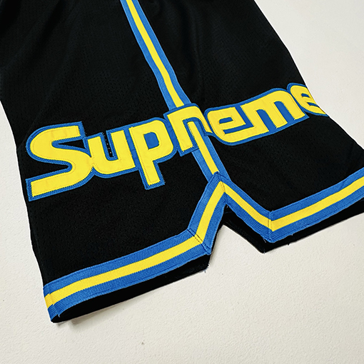 シュプリームスーパーコピー SUPREME コラボレーションブランドのカラーブロックサイドストライプスター刺繍入りアスレチックショーツ
