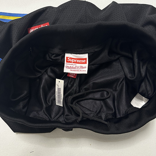 シュプリームスーパーコピー SUPREME コラボレーションブランドのカラーブロックサイドストライプスター刺繍入りアスレチックショーツ