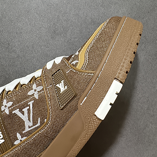 ルイヴィトン高級スポーツシューズスーパーコピー LV Trainer 高級スポーツシューズの新シリーズ