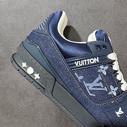ルイヴィトン高級スポーツシューズスーパーコピー LV Trainer 高級スポーツシューズの新シリーズ