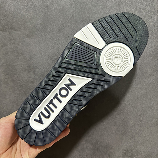 ルイヴィトン高級スポーツシューズスーパーコピー LV Trainer 高級スポーツシューズの新シリーズ