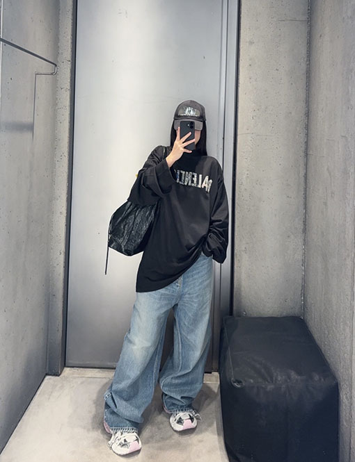 バレンシアガ BALENCIAGA エイスルート粘着テープ長袖シャツ