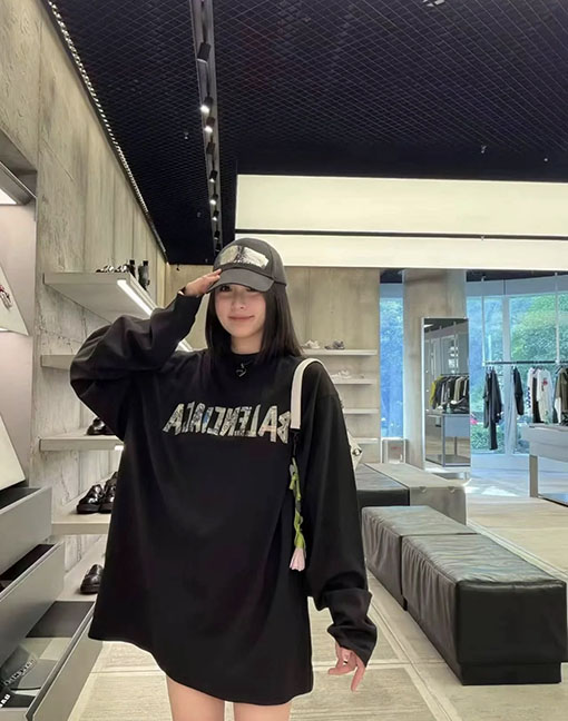 バレンシアガ BALENCIAGA エイスルート粘着テープ長袖シャツ