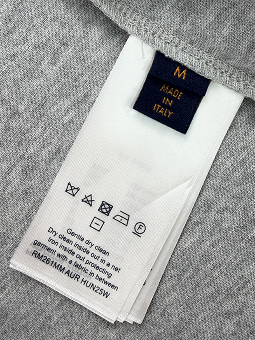ルイヴィトン半袖Tシャツスーパーコピー レザーロゴ入り反射プリント半袖Tシャツ