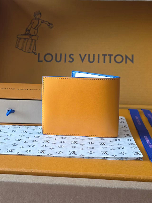 ルイヴィトンスーパーコピー クラシックなロゴがエンボス財布 M2A448