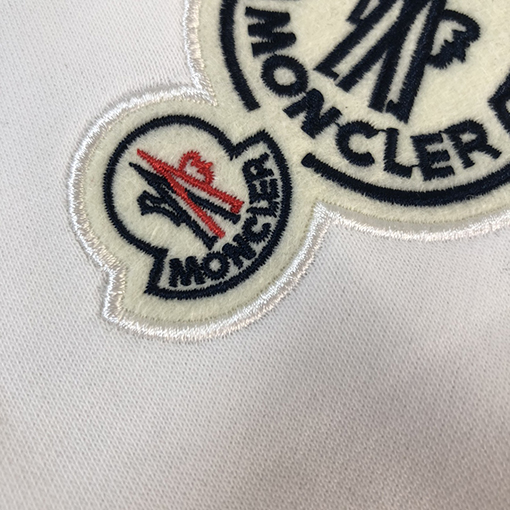 モンクレールクルーネックのスウェットシャツスーパーコピー クラシックなダブルロゴ刺繍入りクルーネックのスウェットシャツ