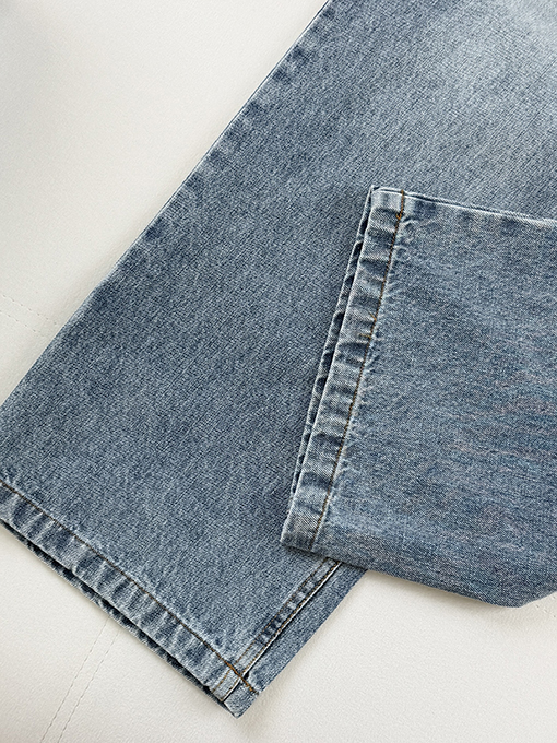 ルイヴィトン偽物 CDV 章仔付きデニムパンツ
