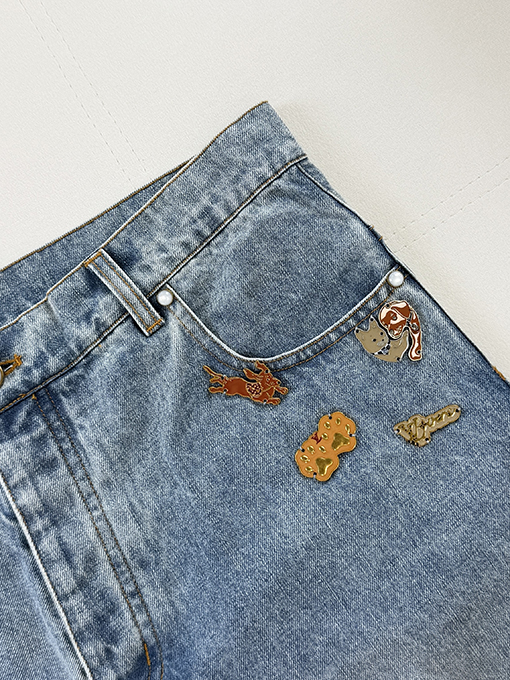 ルイヴィトン偽物 CDV 章仔付きデニムパンツ