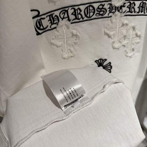 クロムハーツコピー 前面と背面に刺繍入りレトロなダメージ長袖スウェットシャツ