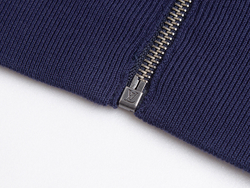 ルイヴィトンスーパーコピー クラシックなブイ型押しウール混ニット厚スタンドカラージャケット