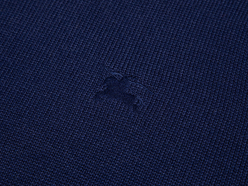 バーバリー ウール混紡のウォーホース刺繍入りクルーネックウールセーター
