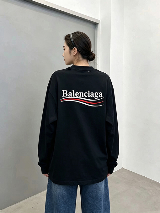 バレンシアガ クラシックなコカ・コーラ刺繍入りダメージ長袖シャツ