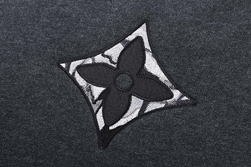 ルイヴィトンコピー 刺繍ロゴ入りフリースクルーネックのスウェットシャツ