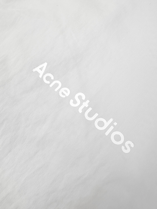 アクネストゥディオズフード付きジャケットスーパーコピー Acne Studios ロゴプリント入りフード付きジャケット