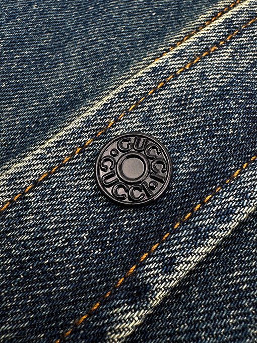 グッチコピー ロゴ刺繍入りデニムシャツ