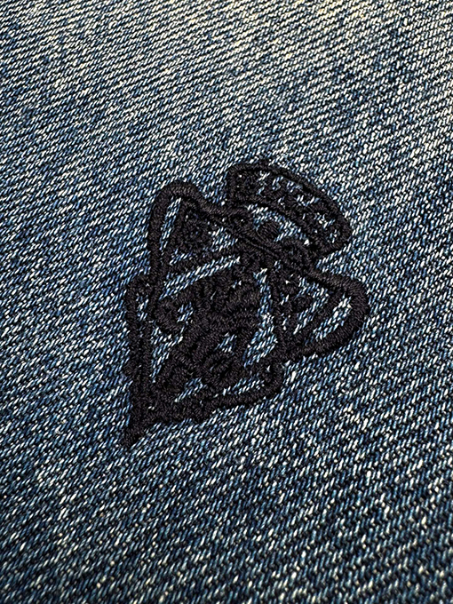 グッチコピー ロゴ刺繍入りデニムシャツ