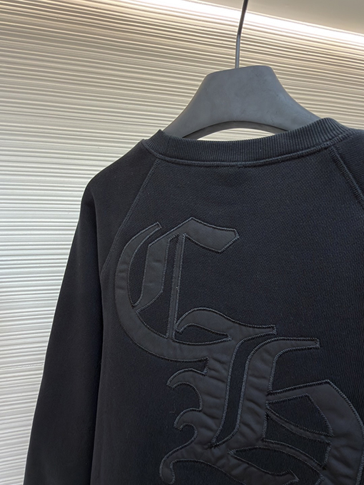 クロムハーツスーパーコピー 刺繍ロゴ入りの黒のクルーネック スウェットシャツ
