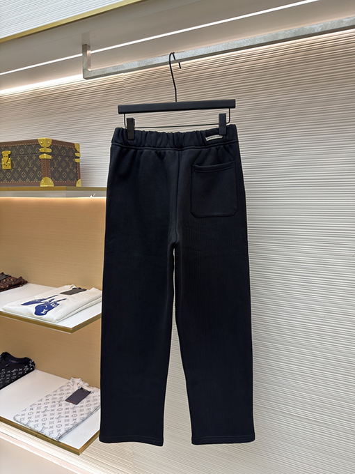 クロムハーツ 刺繍ロゴ入りの黒いスウェットパンツ