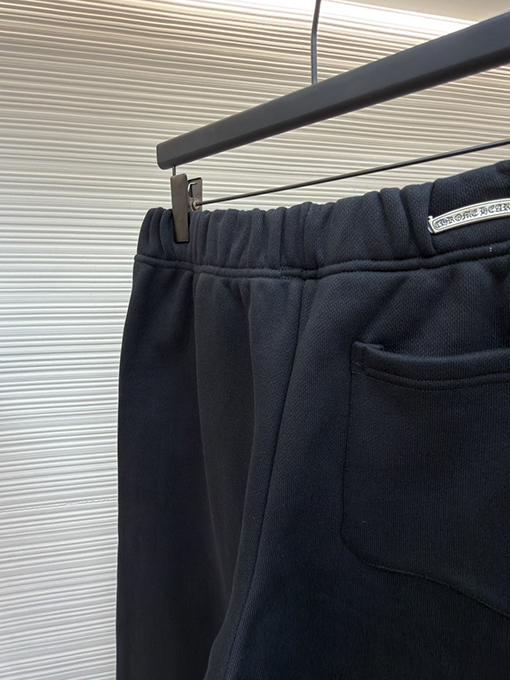 クロムハーツ 刺繍ロゴ入りの黒いスウェットパンツ