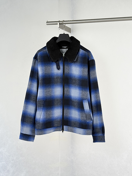 バレンシアガ ネオンブルーのチェック柄シアリングカラージャケット