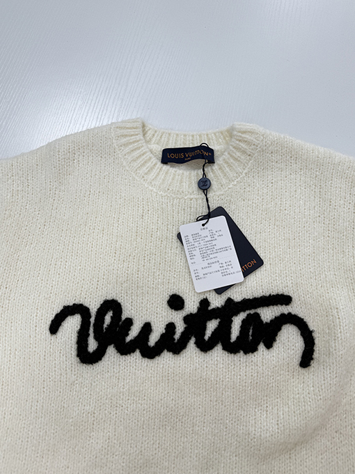 ルイヴィトン 筆記体文字刺繍入りラウンドネックニットセーター