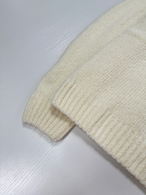 ルイヴィトン 筆記体文字刺繍入りラウンドネックニットセーター