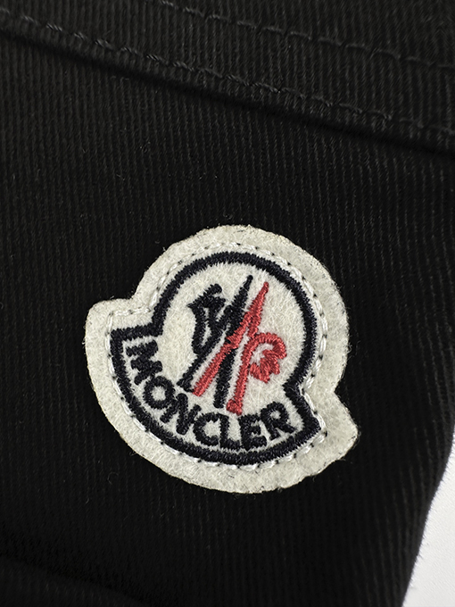 モンクレール ロゴ入りジップポケット付きパンツ
