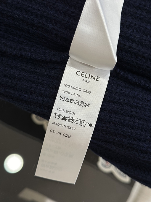 セリーヌスーパーコピー シンプルで上品な文字刺繍入りウールクルーネックセーター