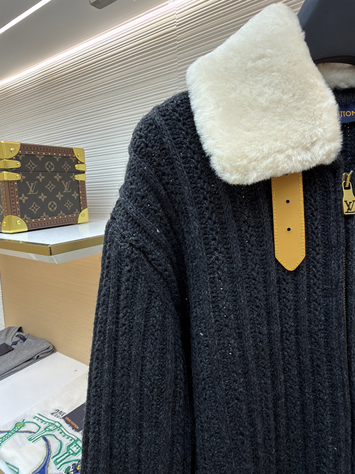 ルイヴィトン カシミヤとウールのジップアップベルト付きコート
