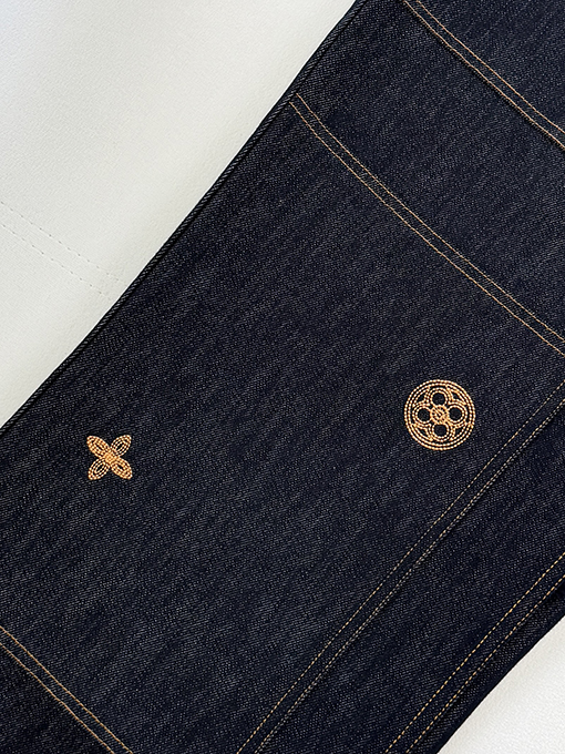 ルイヴィトンコピー 刺繍ロゴ入りジーンズ