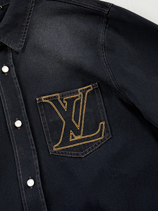 ルイヴィトン 刺繍入りデニムシャツ